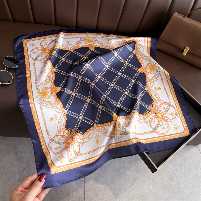 Blue Classic Chain Print Squar - đánh giá và giá Scarf Silk Square