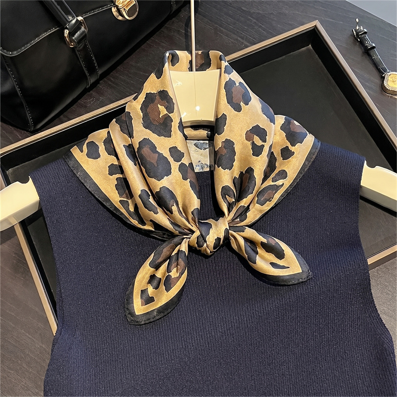 100% Silk Square Scarf Leopard - đánh giá và giá Scarf Silk Square